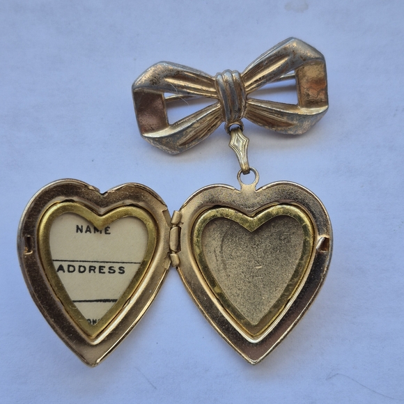 Vintage Coro Gold Tone Heart Locket Brooch Bow Dangle Floral Guilloché - Picture 2 of 8